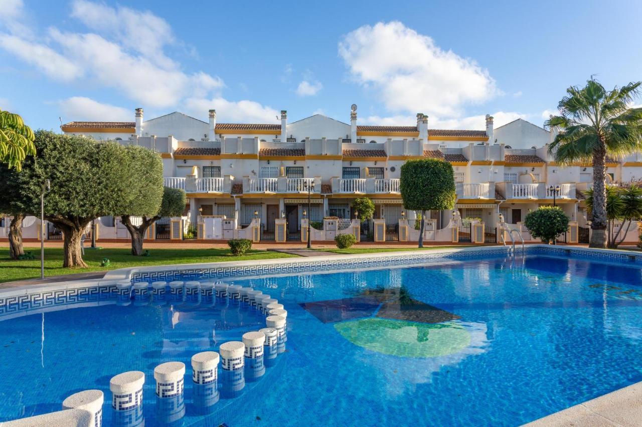 Pool-Side Townhouse In Cabo Roig Villa Orihuela Exterior photo